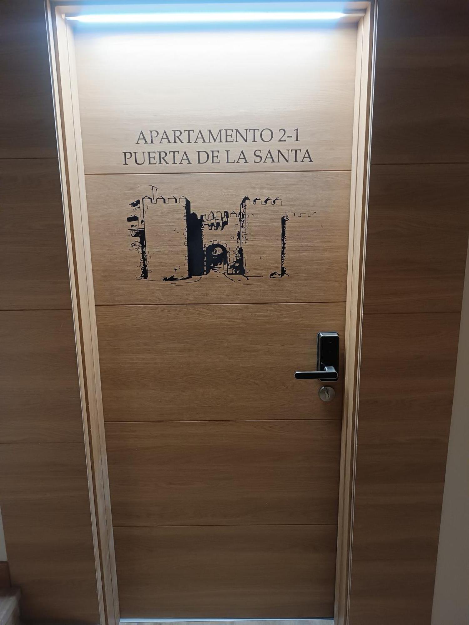 Apartamentos Turisticos Avila Puerta De La Santa 2-1 المظهر الخارجي الصورة