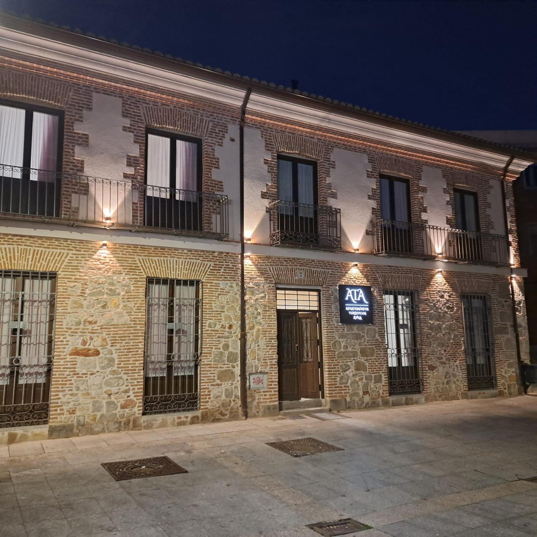Apartamentos Turisticos Avila Puerta De La Santa 2-1 المظهر الخارجي الصورة